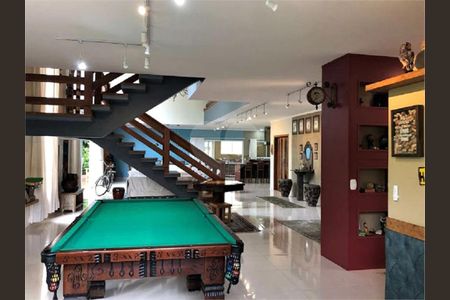 3_photo/94cfaa577b.437e93a170927d21-ATLAS-fea488ca-58ba-42ca-95ef-b8e4b8041a69.jpg de casa de condomínio à venda com 4 quartos, 585m² em Rio Cotia, Embu das Artes