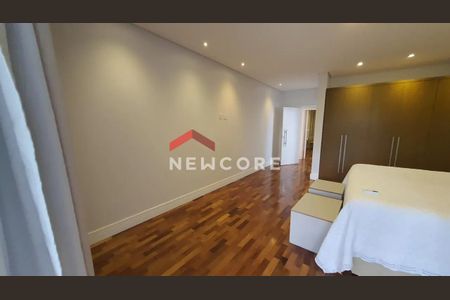 45_photo/94cfaa585b.93b8fa184532727f-ATLAS-b909db79-044e-4d7a-93dc-5ef5e3793458.jpg de casa de condomínio à venda com 4 quartos, 700m² em Rio Cotia, Cotia