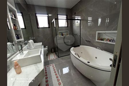 15_photo/94cfaa585b.f468b0c7bf094498-ATLAS-7d3c493b-a554-4931-9585-e54ebd1dc726.jpg de casa à venda com 4 quartos, 304m² em Rio Cotia, Cotia