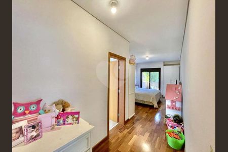8_photo/94cfaa58b1.786c4abf0a136510-ATLAS-3ff587d2-0d49-46e2-a63f-456fd47cdbd3.jpg de casa à venda com 5 quartos, 350m² em Rio Cotia, Cotia