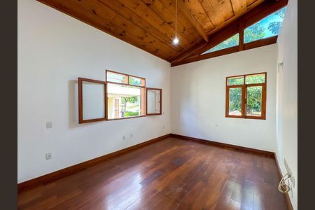 27_photo/94cfaa59c1.0473144d3f262afb-ATLAS-935cf1e8-8481-4574-bdbd-71bbd59b16e3.jpg de casa de condomínio à venda com 4 quartos, 600m² em Rio Cotia, Embu das Artes