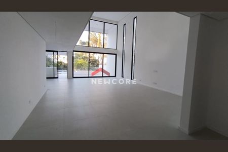 2_photo/94cfaa59c1.cdc422f0f5acc07d-ATLAS-72c8fe20-409c-409a-b747-e89135df1a59.jpg de casa de condomínio à venda com 5 quartos, 377m² em Rio Cotia, Cotia