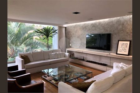 5_photo/94cfaa59ef.32a8019b0364636a-ATLAS-1bc85fbf-522d-4503-b024-6d204463b381.jpg de casa à venda com 4 quartos, 525m² em Rio Cotia, Cotia