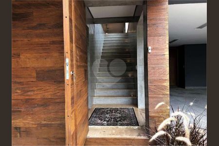 3_photo/94cfaa59ef.32a8019b0364636a-ATLAS-fcecea43-2b70-4dbf-af75-b0e70122a0c3.jpg de casa à venda com 4 quartos, 525m² em Rio Cotia, Cotia