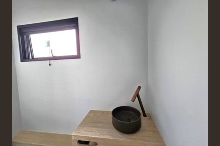 11_photo/94cfaa5a21.adea7a1cd79bc600-ATLAS-ac4e2ac7-ef7c-4162-a29a-a5f61c325213.jpg de casa de condomínio à venda com 4 quartos, 370m² em Rio Cotia, Cotia