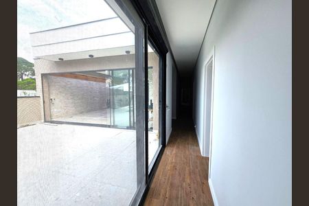 9_photo/94cfaa5a21.adea7a1cd79bc600-ATLAS-ef57f32b-77f5-40cc-8b40-b346a9f20d29.jpg de casa de condomínio à venda com 4 quartos, 370m² em Rio Cotia, Cotia