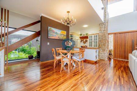 9_photo/94cfaa5a25.c4a86b3c211625c7-ATLAS-40649fa7-8a19-497f-8e21-3f18410c344e.jpg de casa à venda com 3 quartos, 338m² em Rio Cotia, Cotia