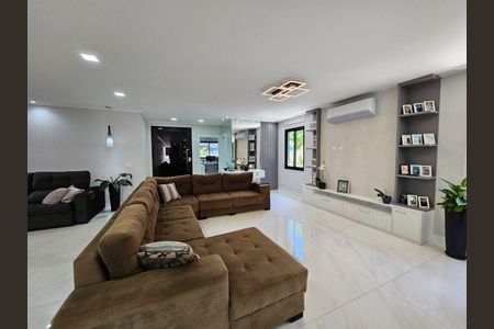 6_photo/94cfaa5a25.de7f1e39899531ac-ATLAS-abe72b6a-9c1e-4ca4-a88f-7bede32cc3a3.jpg de casa de condomínio à venda com 4 quartos, 480m² em Rio Cotia, Cotia