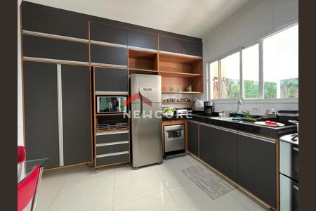 11_photo/94cfaa5d6f.56f87905458f71eb-ATLAS-6c2eb712-68da-444d-883f-00e13be8ba0e.jpg de casa de condomínio à venda com 4 quartos, 258m² em Rio Cotia, Cotia