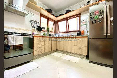 2_photo/94cfaa5d85.04a823dc9d4d949a-ATLAS-2849e5da-c2d2-48d3-baae-792107a940ed.jpg de casa de condomínio à venda com 4 quartos, 326m² em Moinho Velho, Cotia