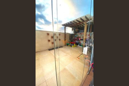 3_photo/94cfaa5e29.5f74cb0af4358b09-ATLAS-1a99c8d8-8e83-4ebb-9c56-51143fff8a04.jpg de casa à venda com 3 quartos, 10m² em Caucaia do Alto, Cotia