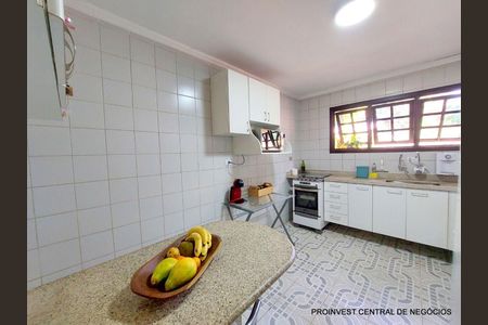 6_photo/94cfaa5e55.93b8fa184532727f-ATLAS-e24b6a4b-733f-46db-b2d4-ba1cbb46173e.jpg de casa à venda com 3 quartos, 390m² em Algarve, Cotia