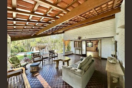 3_photo/94cfaa5fe9.9b549e825f97d3a3-ATLAS-5ae0701c-7406-42ec-9975-d51a7d2d7e6d.jpg de casa à venda com 3 quartos, 473m² em Rio Cotia, Cotia