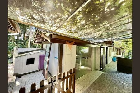 99_photo/94cfaa5fe9.9b549e825f97d3a3-ATLAS-b6a4fcae-2901-4bc4-ab97-98d5d54a19e9.jpg de casa à venda com 3 quartos, 473m² em Rio Cotia, Cotia