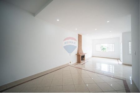 10_photo/94cfaa609d.cba9474eaf1c4fd4-ATLAS-507d843d-b142-4f4c-a519-c8a0780a243b.jpg de casa à venda com 4 quartos, 234m² em Rio Cotia, Cotia