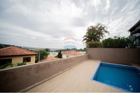 43_photo/94cfaa609d.cba9474eaf1c4fd4-ATLAS-ade77a45-0f4f-4520-8aef-e62cdf174d45.jpg de casa à venda com 4 quartos, 234m² em Rio Cotia, Cotia