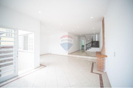 37_photo/94cfaa609d.cba9474eaf1c4fd4-ATLAS-b8390afb-58e5-44bf-9052-5d601ef53cbc.jpg de casa à venda com 4 quartos, 234m² em Rio Cotia, Cotia