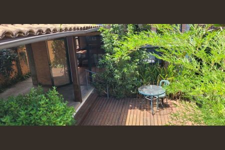 6_photo/94cfaa60a1.4cea1a0b3f6bbd2f-ATLAS-30e360f5-6daa-4c4f-b96e-2eb87d11691a.jpg de casa de condomínio à venda com 3 quartos, 250m² em Jardim das Flores, Cotia