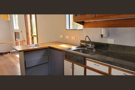 8_photo/94cfaa60a1.4cea1a0b3f6bbd2f-ATLAS-49b08fc2-5f33-47e5-9787-24b3a1ac9b02.jpg de casa de condomínio à venda com 3 quartos, 250m² em Jardim das Flores, Cotia