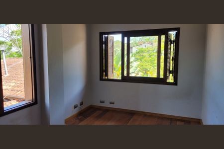 17_photo/94cfaa60a1.4cea1a0b3f6bbd2f-ATLAS-cb9a8f30-0876-4fc7-a929-1614e91c15a1.jpg de casa de condomínio à venda com 3 quartos, 250m² em Jardim das Flores, Cotia