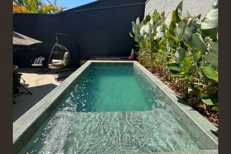 3_photo/94cfaa60a3.72b299ddc7bc3168-ATLAS-dcc8ee62-a93d-4e58-8633-2141b3554e66.jpg de casa de condomínio à venda com 4 quartos, 300m² em Rio Cotia, Cotia