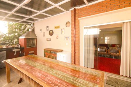 9_photo/94cfaa60b5.05acccb2dbb53537-ATLAS-25268610-5dfc-48db-b799-63b30f7b7fd2.jpg de casa de condomínio à venda com 4 quartos, 396m² em Jardim das Flores, Cotia