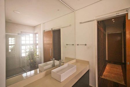 4_photo/94cfaa60b5.05acccb2dbb53537-ATLAS-52ff0ac9-59b8-46d5-a6e8-12e4dd9f2e20.jpg de casa de condomínio à venda com 4 quartos, 396m² em Jardim das Flores, Cotia