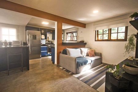 5_photo/94cfaa60b5.05acccb2dbb53537-ATLAS-d94cece6-6a47-4921-b16a-90ce4a33adb5.jpg de casa de condomínio à venda com 4 quartos, 396m² em Jardim das Flores, Cotia