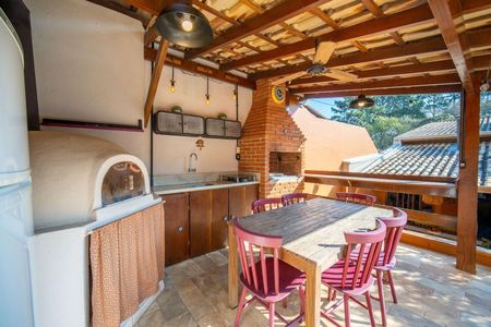 6_photo/94cfaa60cb.08f922be3a726ba4-ATLAS-388b6b64-480b-42ca-9bef-4f74d8e61fd6.jpg de casa de condomínio à venda com 4 quartos, 217m² em Algarve, Cotia