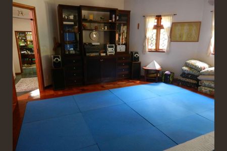 5_photo/94cfaa66b7.751bca41ac608a7d-ATLAS-1c3eca4a-7771-412c-968d-2f646c30b943.jpg de casa de condomínio à venda com 3 quartos, 603m² em Algarve, Cotia