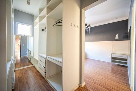 19_photo/94cfaa674d.935c805baf9a7d1f-ATLAS-6dea06a2-ea63-4364-96b1-cecaf3d88a24.jpg de casa de condomínio à venda com 3 quartos, 380m² em Jardim das Flores, Cotia