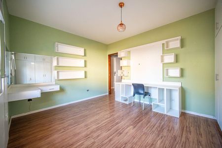 11_photo/94cfaa674d.935c805baf9a7d1f-ATLAS-d54e1cf5-999d-40e5-bc20-60b36ecbe19e.jpg de casa de condomínio à venda com 3 quartos, 380m² em Jardim das Flores, Cotia