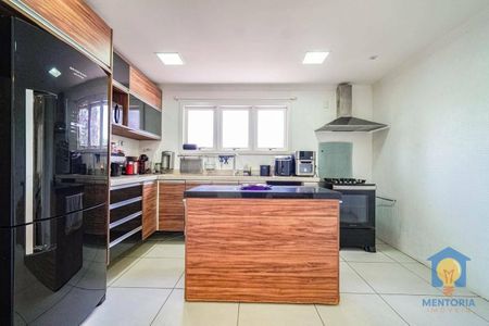 4_photo/94cfaa6769.ad6cb26ada8414aa-ATLAS-159bbd7a-f3e4-4b07-9b7d-1a77e8fe3c77.jpg de casa à venda com 3 quartos, 239m² em Algarve, Cotia