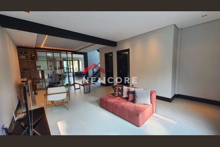 8_photo/94cfaa67db.4cea1a0b3f6bbd2f-ATLAS-aee11525-467d-4118-8a89-be639c655ad8.jpg de casa de condomínio à venda com 4 quartos, 360m² em Rio Cotia, Cotia