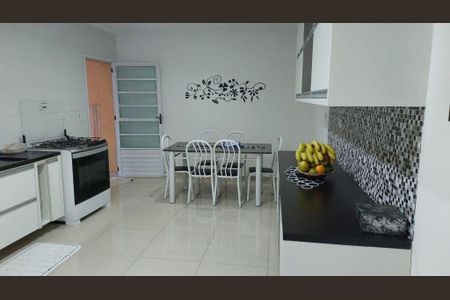 20_photo/94cfaa73b9.07f29284d16cc936-ATLAS-0f4a20a9-03df-40cd-b101-2c31c41198e1.jpg de casa à venda com 3 quartos, 267m² em Jardim Claudio, Cotia
