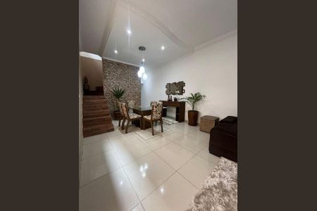 6_photo/94cfaa73b9.07f29284d16cc936-ATLAS-b1da7689-e039-4845-abe0-e9fa8deed47e.jpg de casa à venda com 3 quartos, 267m² em Jardim Claudio, Cotia