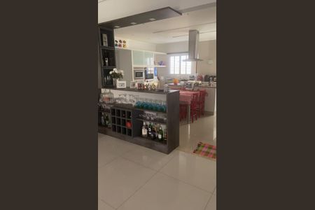 117_photo/94cfaa75bf.0f81dd1a9a4f6ffb-ATLAS-15892be2-23e1-40a1-809c-851b87fa7f8b.jpg de casa à venda com 4 quartos, 370m² em Parque Rincao, Cotia