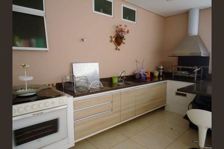 11_photo/94cfaa75bf.0f81dd1a9a4f6ffb-ATLAS-fd3c3d54-8c2f-43dd-927c-42d00a51b0f4.jpg de casa para alugar com 4 quartos, 370m² em Parque Rincao, Cotia