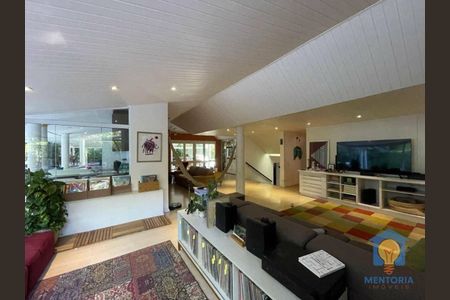 5_photo/94cfaa7813.dd364c596cc82b6f-ATLAS-25df80cf-6e5d-4fdf-9886-735e73e3d447.jpg de casa à venda com 4 quartos, 385m² em Granja Viana II, Cotia