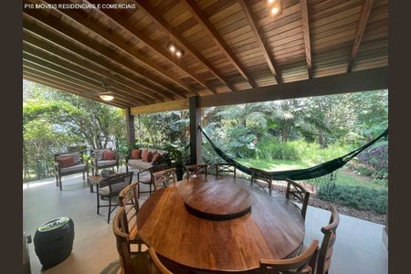 38_photo/94cfaa78e7.c4a86b3c211625c7-ATLAS-5990dec2-6563-4d4c-85f8-2d8c65deaa96.jpg de casa à venda com 3 quartos, 350m² em Granja Viana II, Cotia