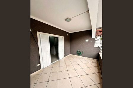 10_photo/94cfaa7af9.a095ebe9a9b9d05b-ATLAS-2c58d5f8-cf9f-4698-a19b-9b0b2b493a14.jpg de casa à venda com 3 quartos, 200m² em Parque Alexandre, Cotia