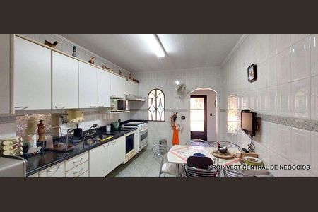 10_photo/94cfaa7ff3.54b8780a509023fd-ATLAS-fe82c27d-4095-4fb7-85c6-a8bba2f1e6bd.jpg de casa de condomínio à venda com 3 quartos, 450m² em Cotia, Cotia