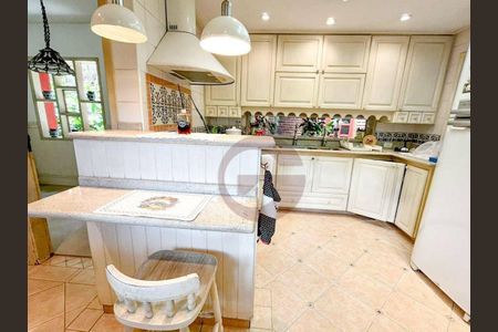 12_photo/94cfaa80af.ff814dd41d6488d0-ATLAS-45df2e48-db49-48b1-91e6-8a97ba664d4f.jpg de casa à venda com 4 quartos, 333m² em Granja Viana II, Cotia