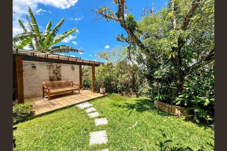 10_photo/94cfaa80af.ff814dd41d6488d0-ATLAS-f1b0bc88-7294-4c8a-96a5-d1fd9d04cec8.jpg de casa à venda com 4 quartos, 333m² em Granja Viana II, Cotia