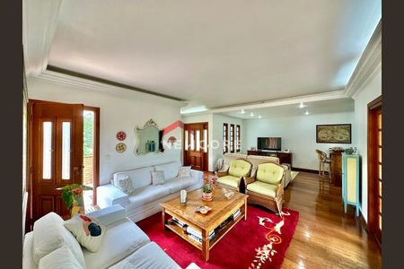 4_photo/94cfaa877b.93b8fa184532727f-ATLAS-07dbb4f5-c889-45a5-8868-4a4e6fdb5c5d.jpg de casa à venda com 4 quartos, 423m² em Granja Viana II, Cotia