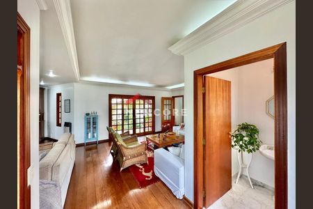 14_photo/94cfaa877b.93b8fa184532727f-ATLAS-dbac2bed-968f-444e-b33c-1ad4c8f4904b.jpg de casa à venda com 4 quartos, 423m² em Granja Viana II, Cotia