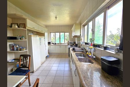 11_photo/94cfaa8a57.c1b48a3eb9e6da09-ATLAS-3f6d00d6-c06e-4249-98d6-5fd015ccf615.jpg de casa à venda com 4 quartos, 400m² em Algarve, Cotia