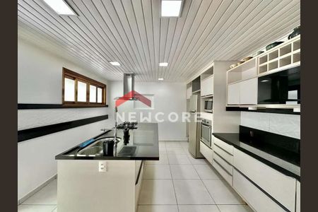 8_photo/94cfaa8a8b.bd6af2d900c57154-ATLAS-490eda5b-6530-4ca4-ae98-570a06917403.jpg de casa à venda com 3 quartos, 473m² em Algarve, Cotia