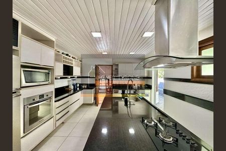 14_photo/94cfaa8aa7.e9bc35269128f7e8-ATLAS-aa4d193d-70c6-4f5d-bc67-43b284056194.jpg de casa à venda com 3 quartos, 473m² em Rio Cotia, Cotia