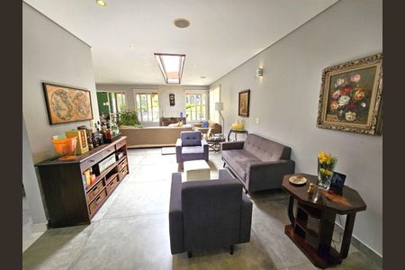 8_photo/94cfaa8ad1.98a2f1197ddc2320-ATLAS-221255e8-c813-47b4-bd6c-a3945f34f83a.jpg de casa à venda com 3 quartos, 400m² em Algarve, Cotia